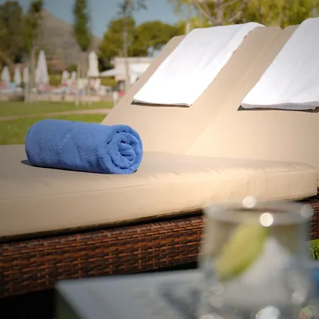 Las Gaviotas Suites Hotel & Spa-3
